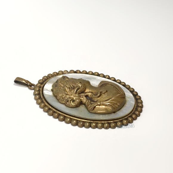 Vintage Art Nouveau Bronze Tone MOP Cameo Necklace Pendant - Picture 5 of 16